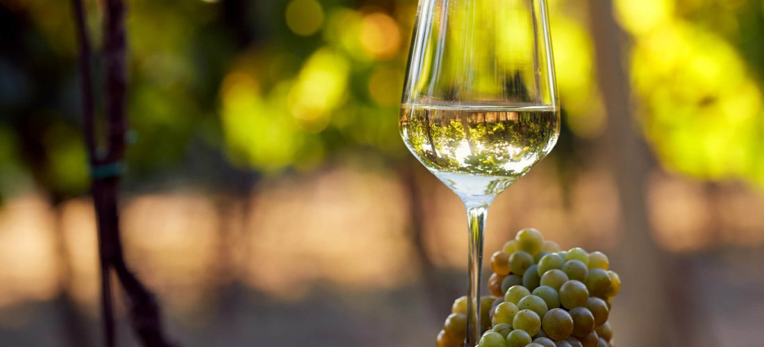 White_Wine_Getty_HERO_1920x1280